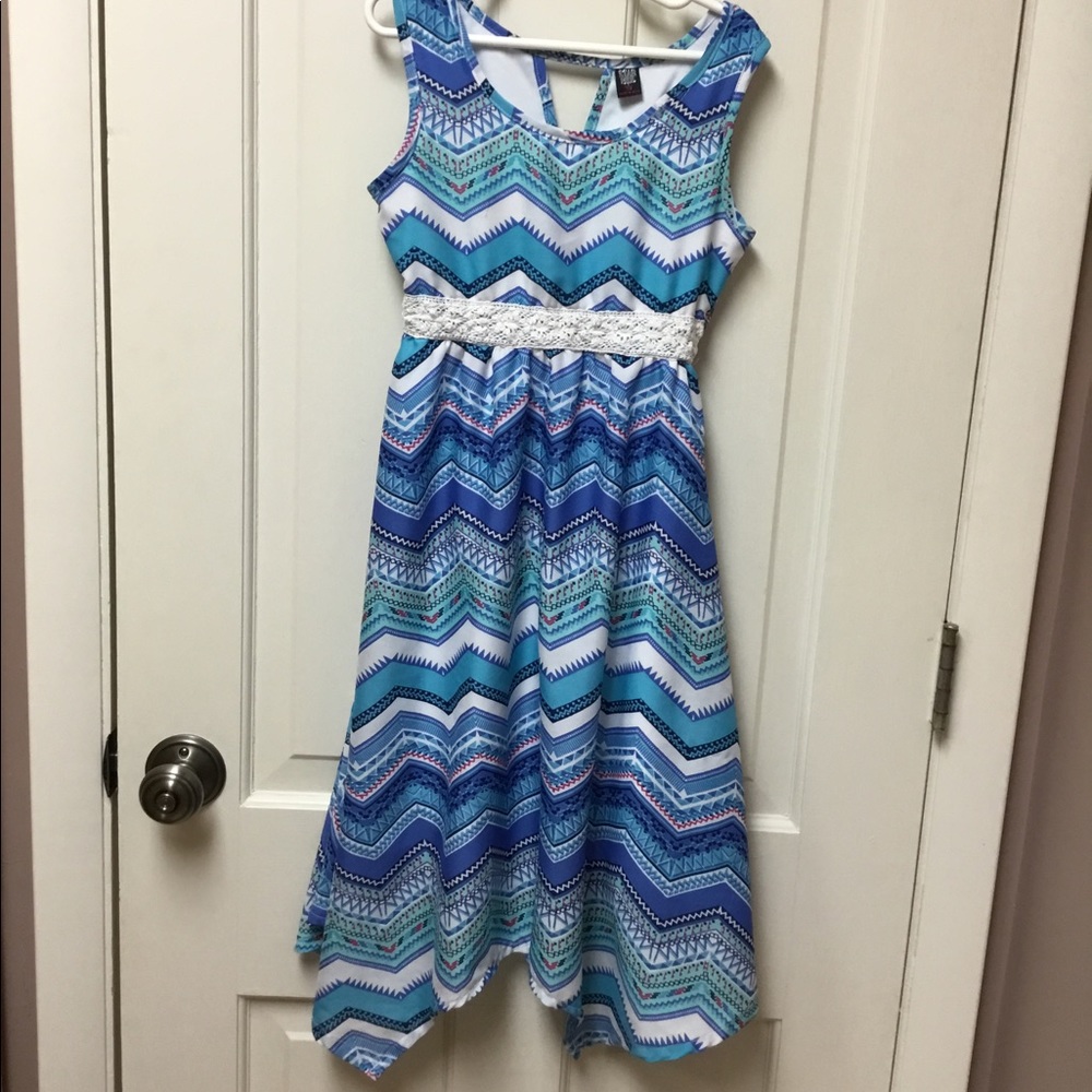 💥 $5 if bundled - Girls Small  (7/8) Dress Please Read